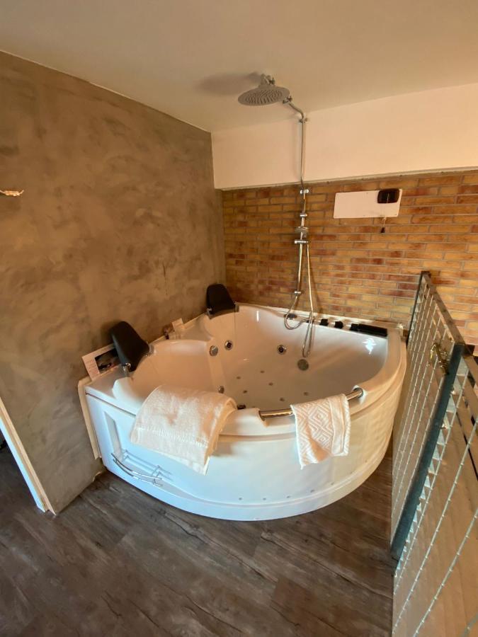 B2In Suite & Office Капріате-Сан-Джервазіо Екстер'єр фото